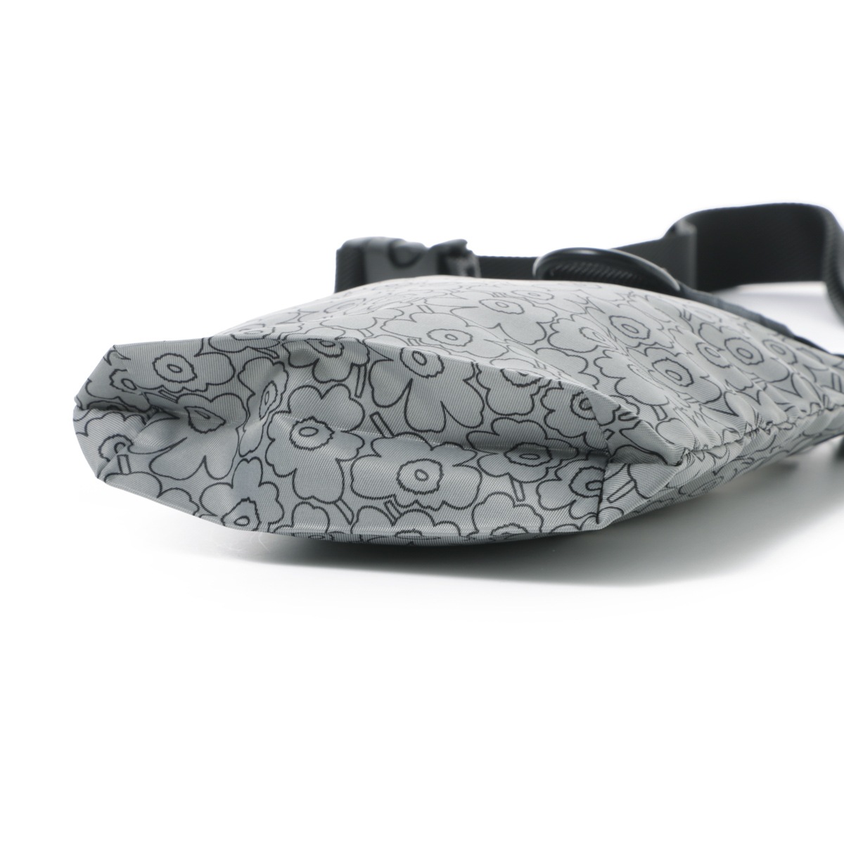 『ネコポス対応(1点まで)』marimekko マリメッコ ショルダーバッグ/Neat Phonepocket Piirto Unikko Shoulder bag レディース