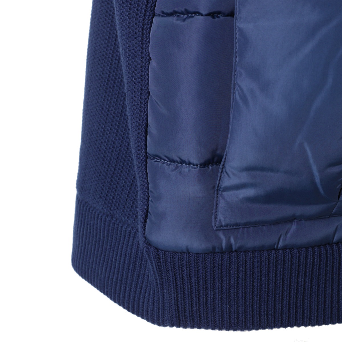 極美品 HUGO BOSS シルク 混 ニット 切り替え 中綿 ブルゾン S 極美品 HUGO BOSS シルク 混 ニット 切り替え 中綿 ブルゾン S - メルカリ