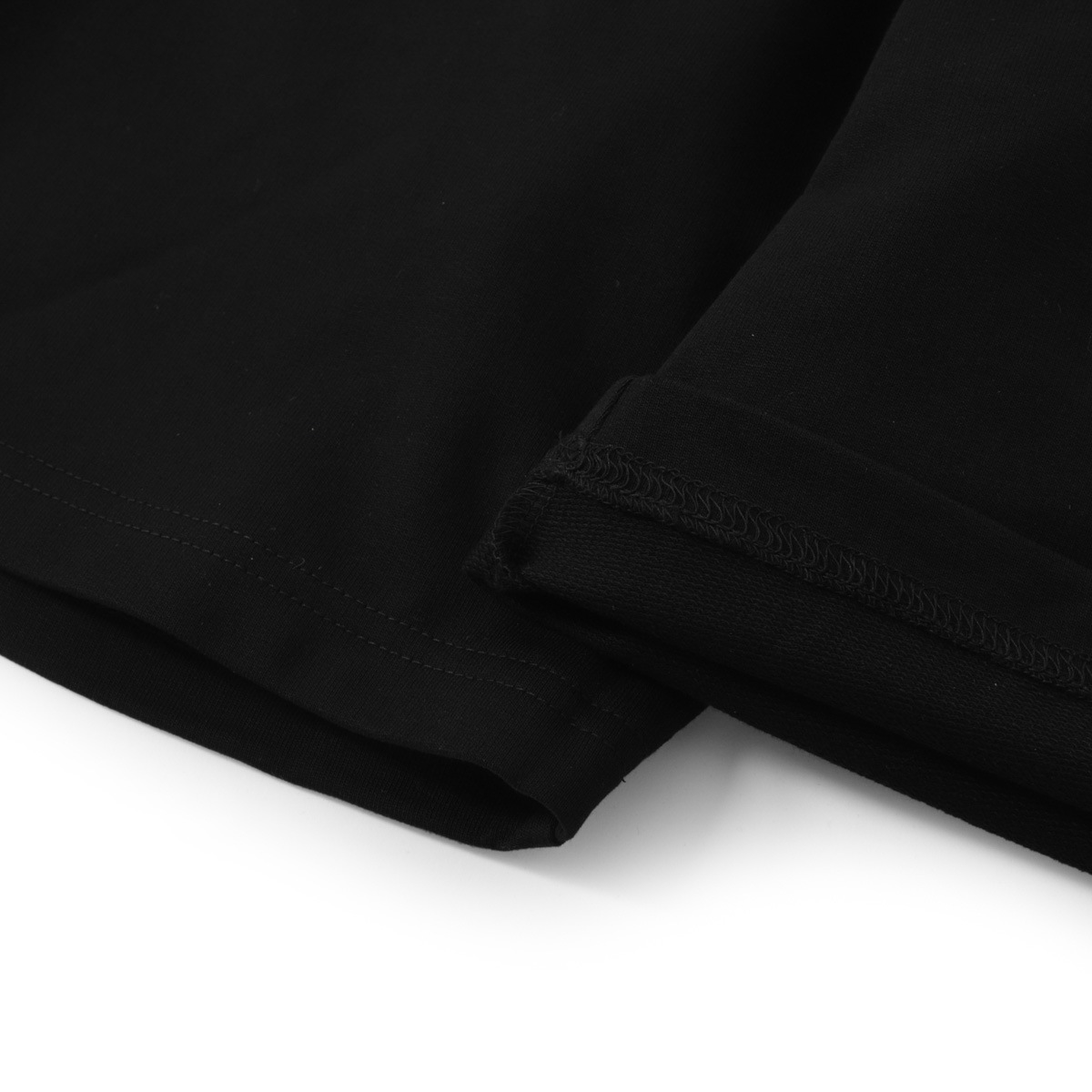 EA7 EMPORIO ARMANI エンポリオアルマーニ ショートパンツ/バミューダ