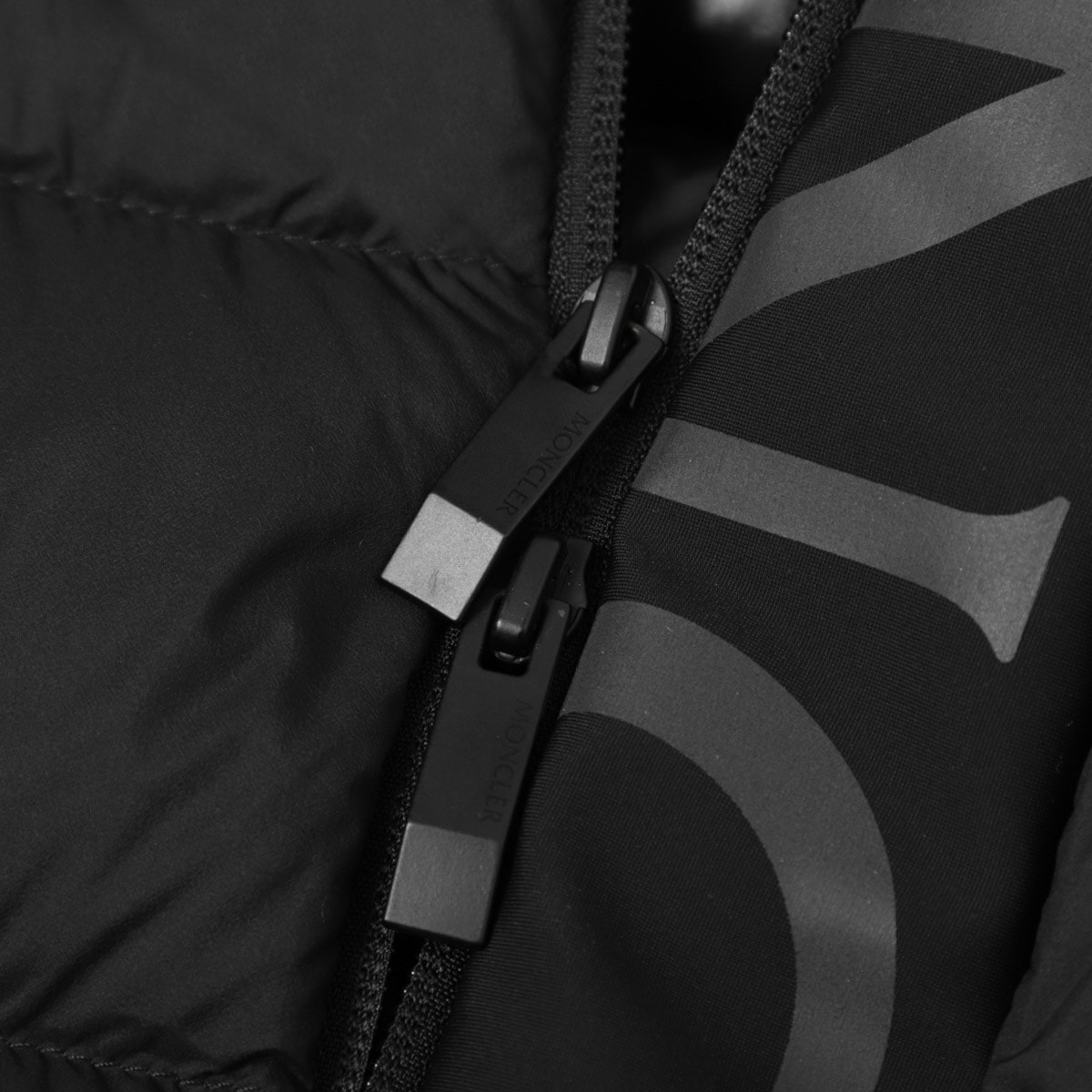 アウトレット】【ラスト1点】MONCLER モンクレール ダウンジャケット