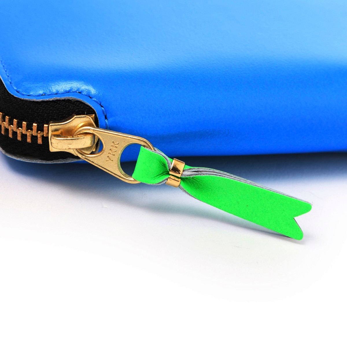 COMME des GARCONS コム デ ギャルソン 2つ折り財布 小銭入れ付き/SUPERFLUO