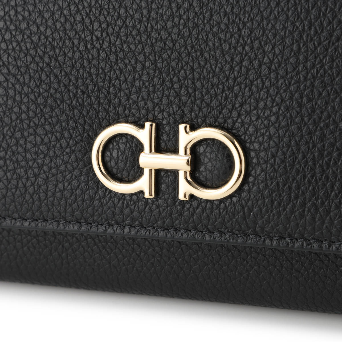 FERRAGAMO フェラガモ 長財布 小銭入れ付き/チェーンウォレット