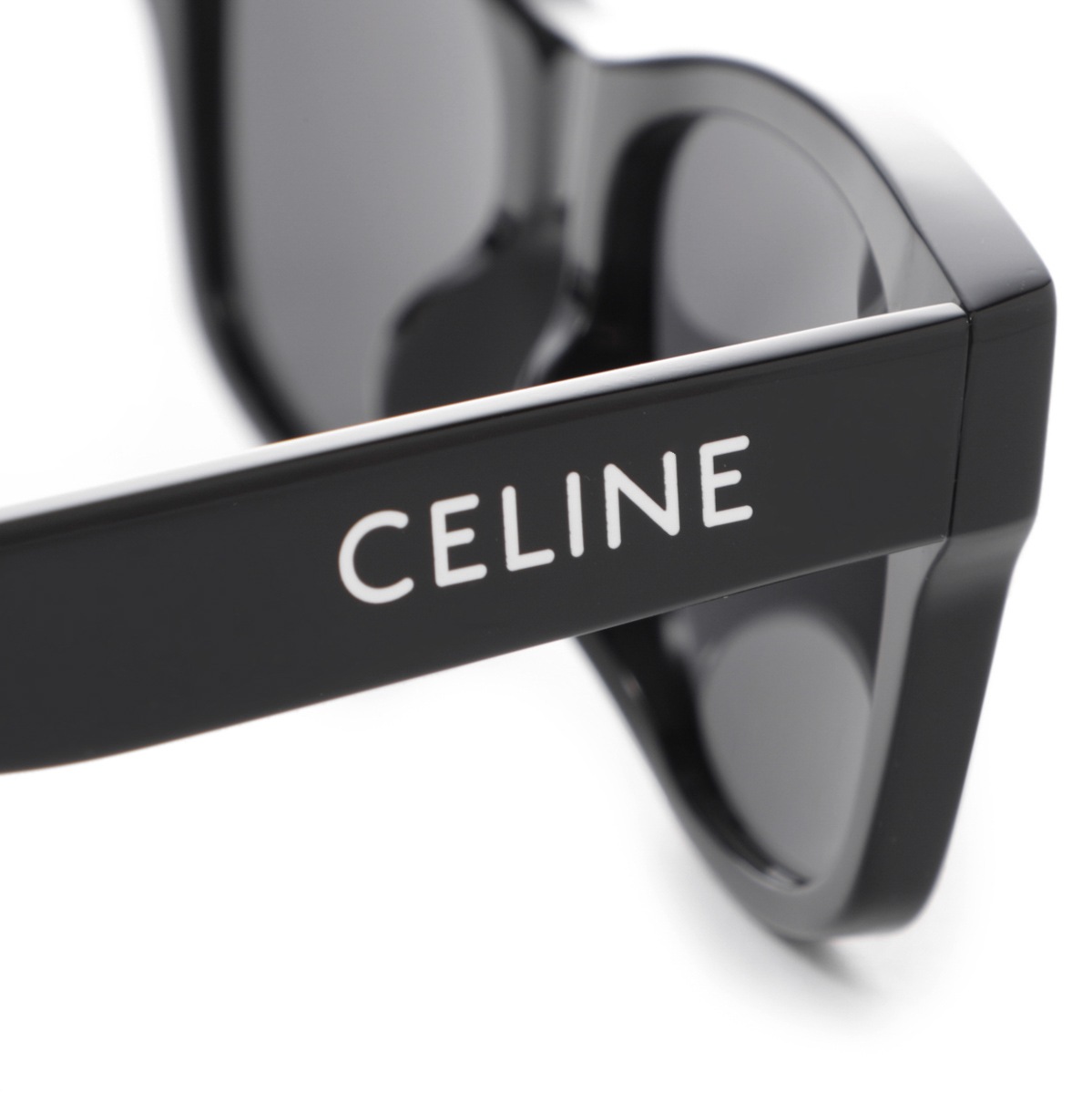 ★ CELINE ★ MONOCHROMS 05 サングラス Monochroms 05 square sunglasses with strap in black - Celine