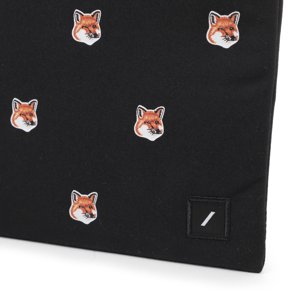 MAISON KITSUNE&#39; - 完売品貴重新品未使用Maison kitsuneタブレット・PC・マルチケース 2025年9月】メゾンキツネ（MAISON KITSUNE／タブレットPCケース