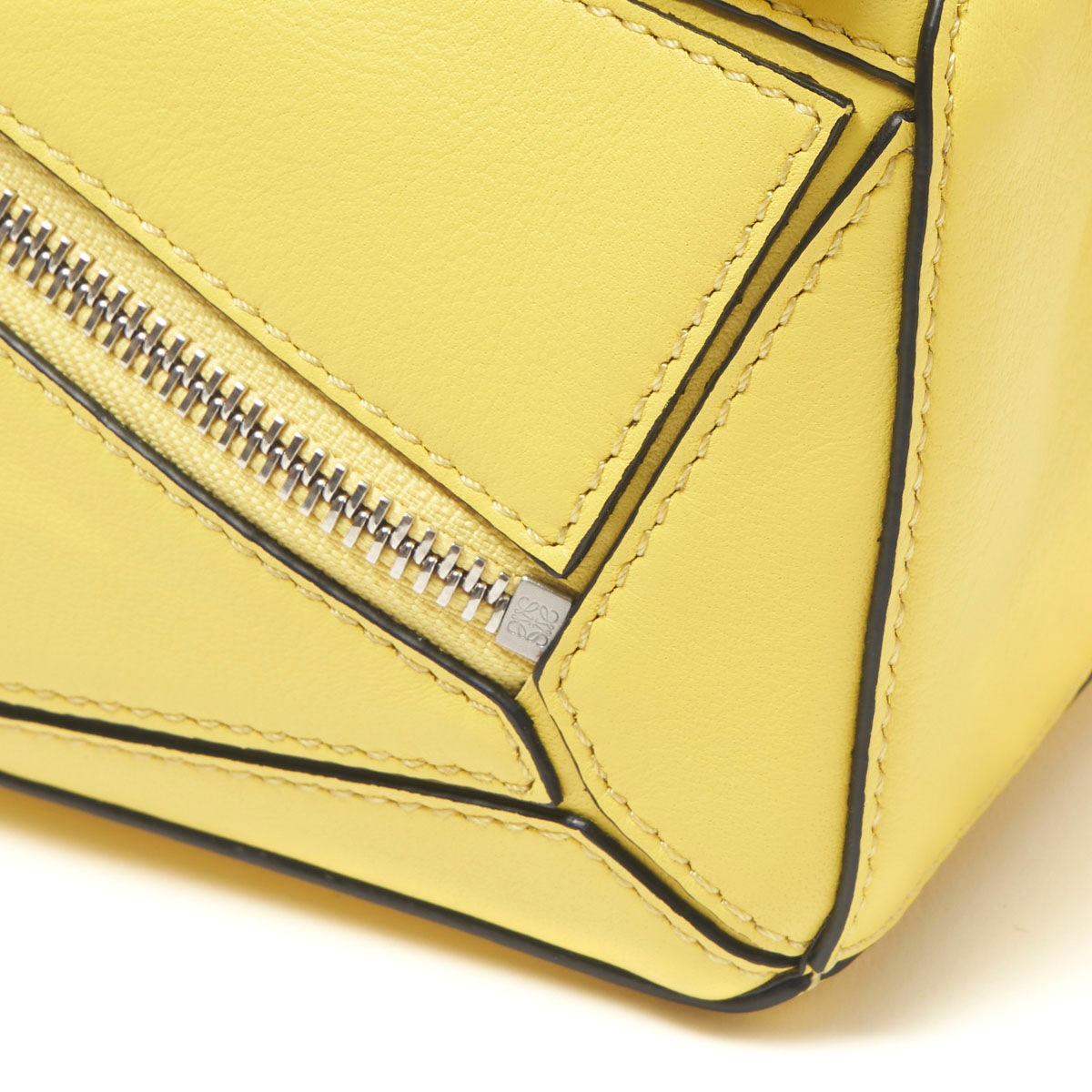 loewe メンズクロスボディバッグ Small Cubi crossbody bag in supple smooth calfskin and
