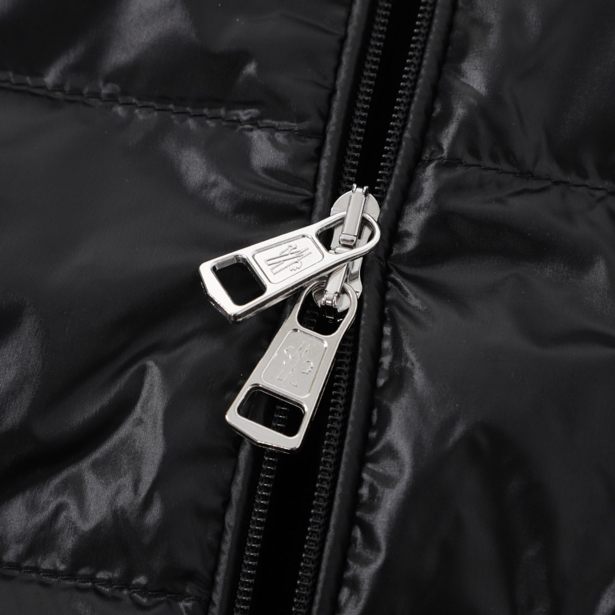 アウトレット】MONCLER モンクレール ダウン切り替え ジップアップ