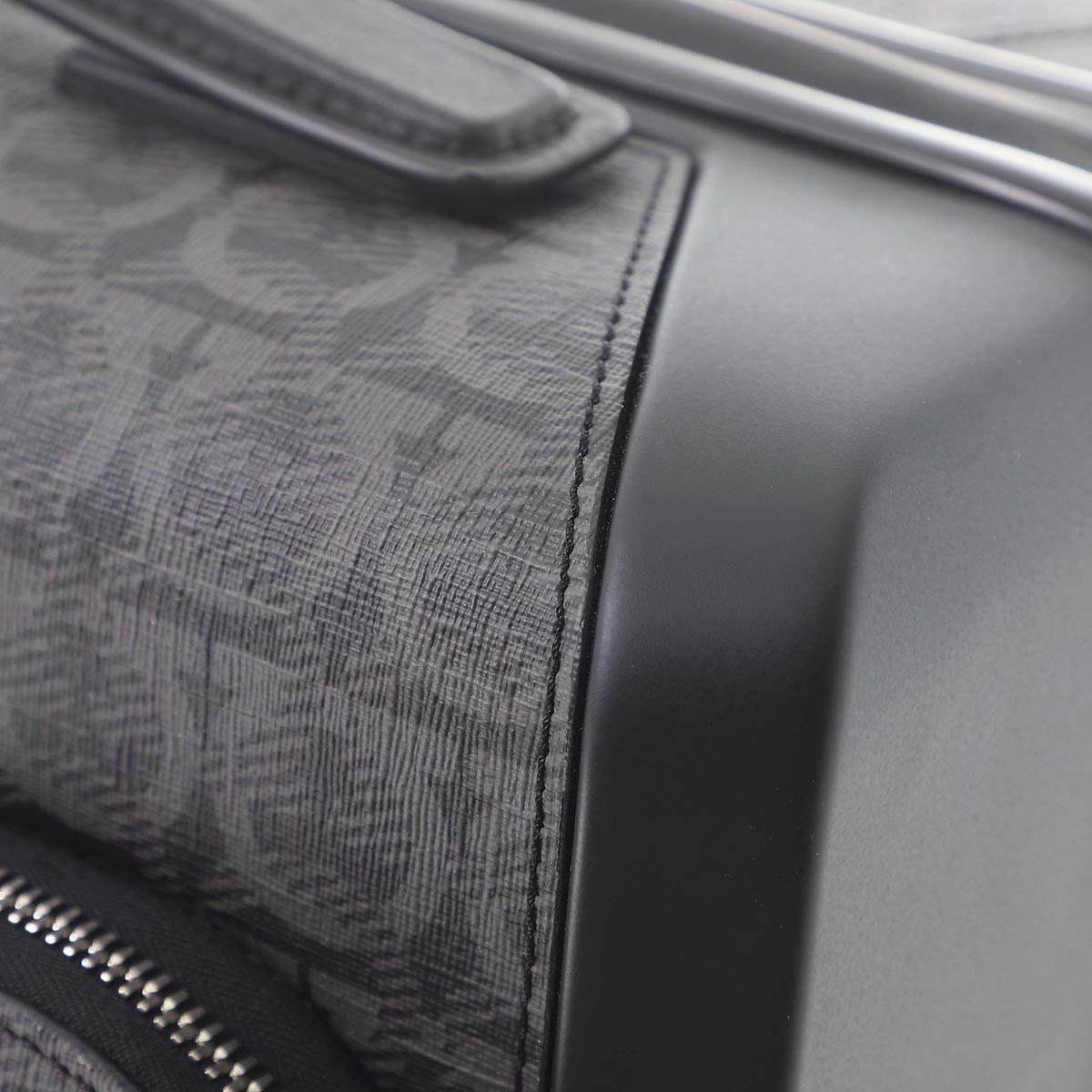 FERRAGAMO (Salvatore Ferragamo) フェラガモ スーツケース/キャリー