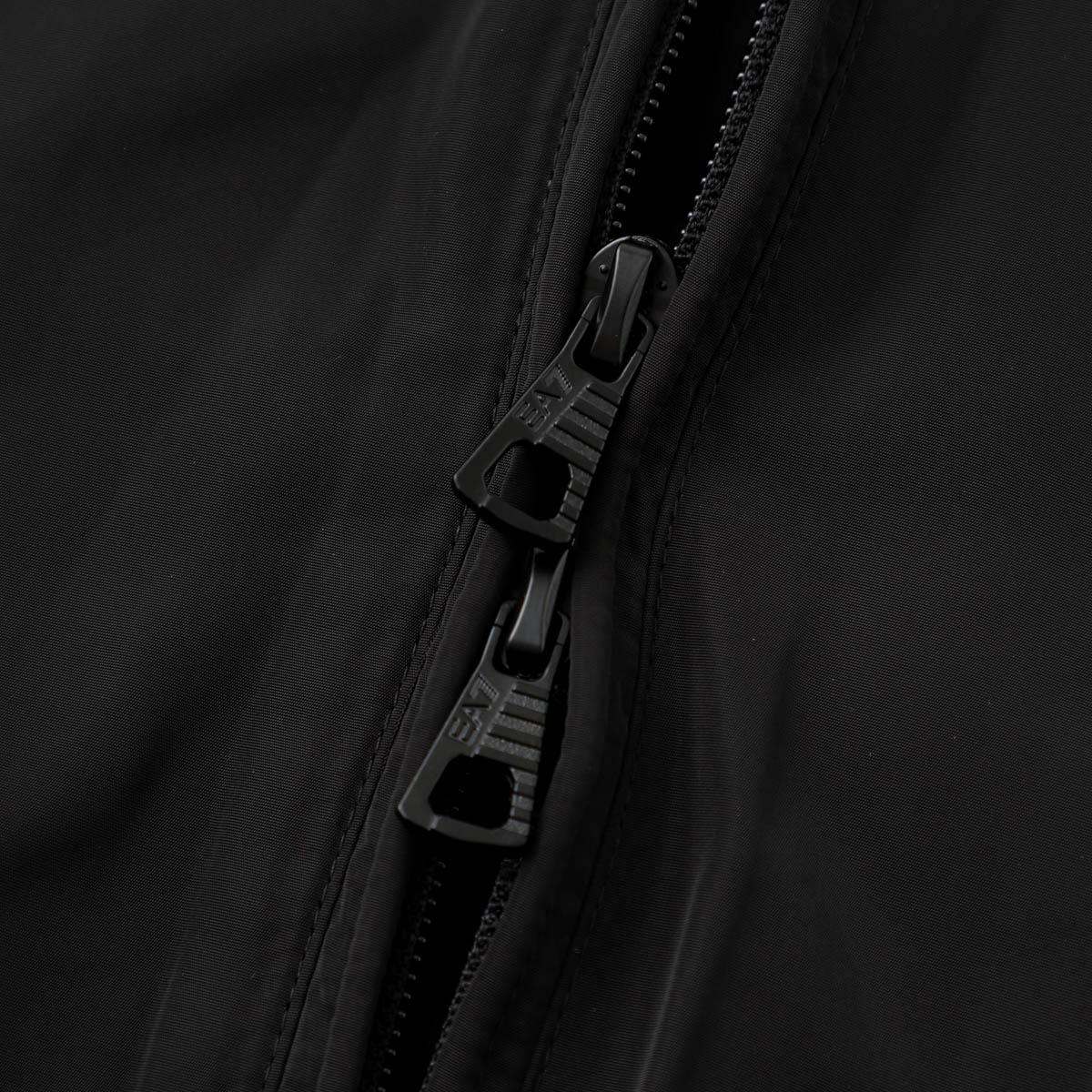 EA7 EMPORIO ARMANI エンポリオアルマーニ フーデッド ブルゾン
