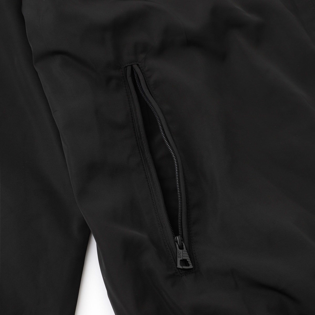 EA7 EMPORIO ARMANI エンポリオアルマーニ フーデッド ブルゾン 