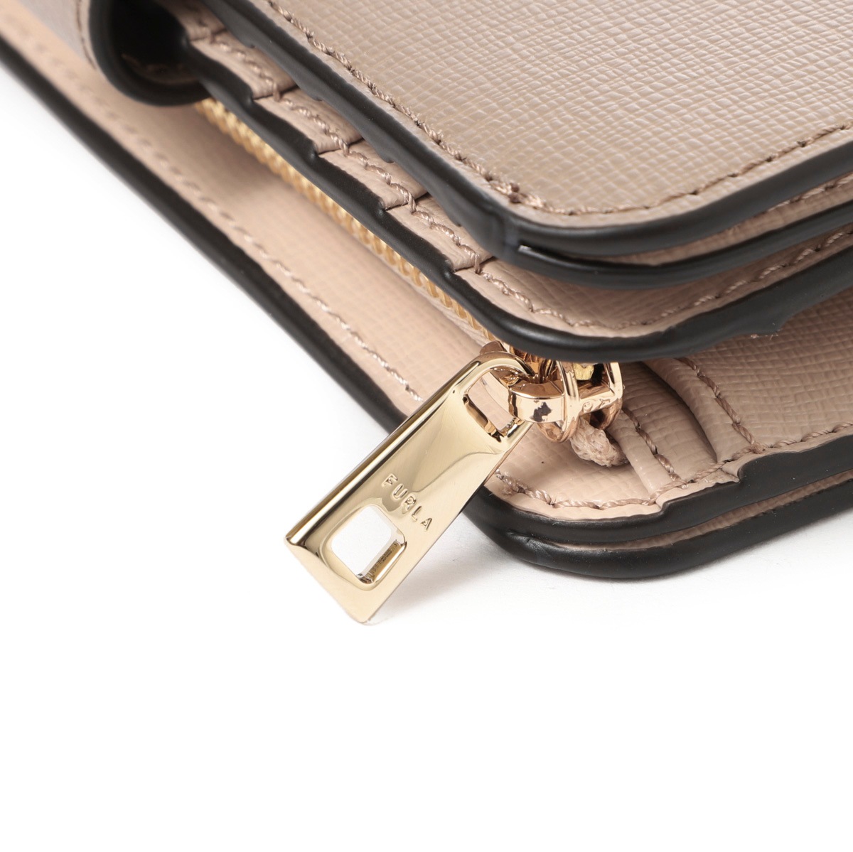 【未使用品】FURLA　ラウンドファスナー コンパクトウォレット 楽天市場】フルラ 財布 二つ折り ラウンドファスナー ジップ