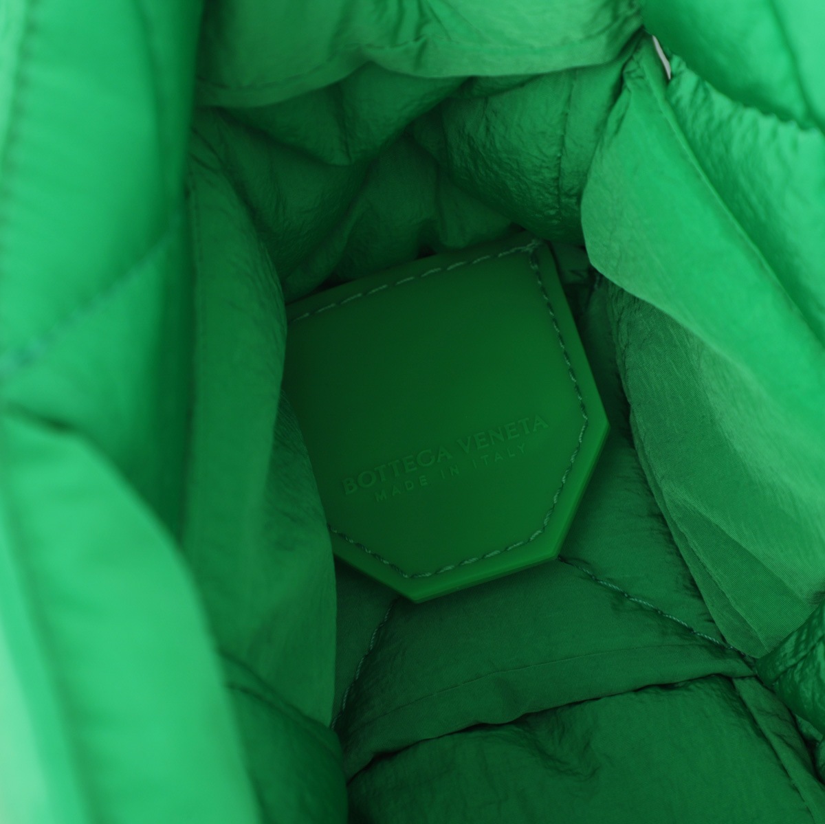 BOTTEGA VENETA ボッテガヴェネタ ショルダーバッグ/PADDED CASSETTE パデッド カセット メンズ