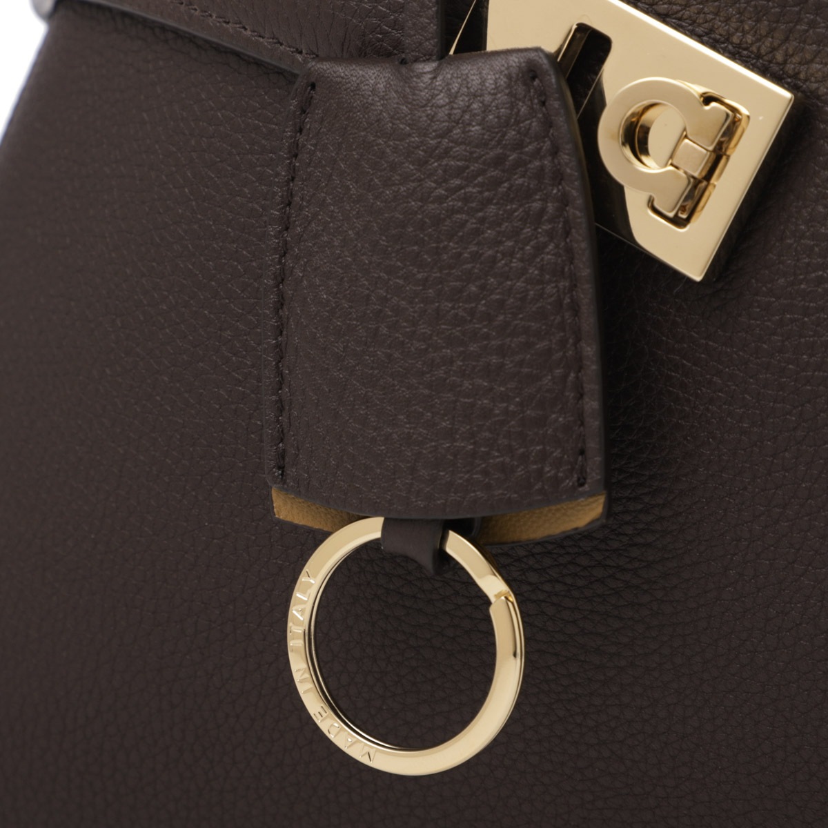 FERRAGAMO フェラガモ ハンドバッグ 2WAY/ショルダーバッグ/HUG LARGE レディース