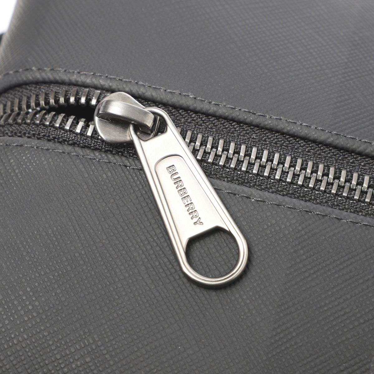 【美品】バーバリー⭐️スモール モノグラム⭐️ バムバッグ⭐️ウエストポーチ⭐️ブラック CHUMS チャムス バッグ ウエストバッグ ショルダーバッグ ボディ