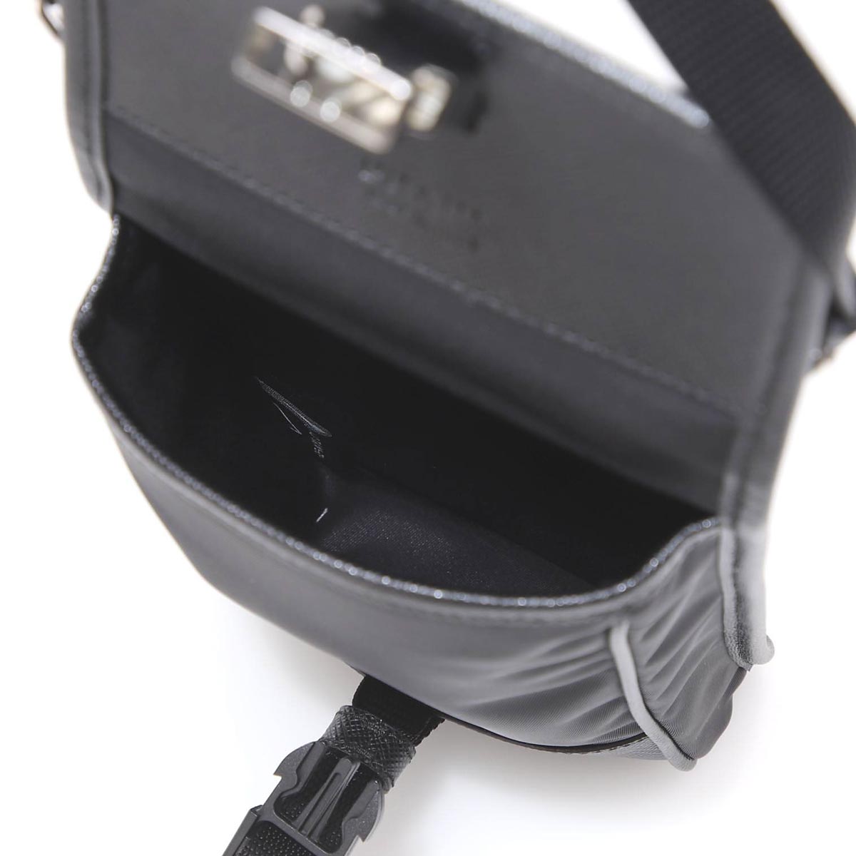 Prada] プラダ ショルダーバッグ スマートフォンケース ブラック