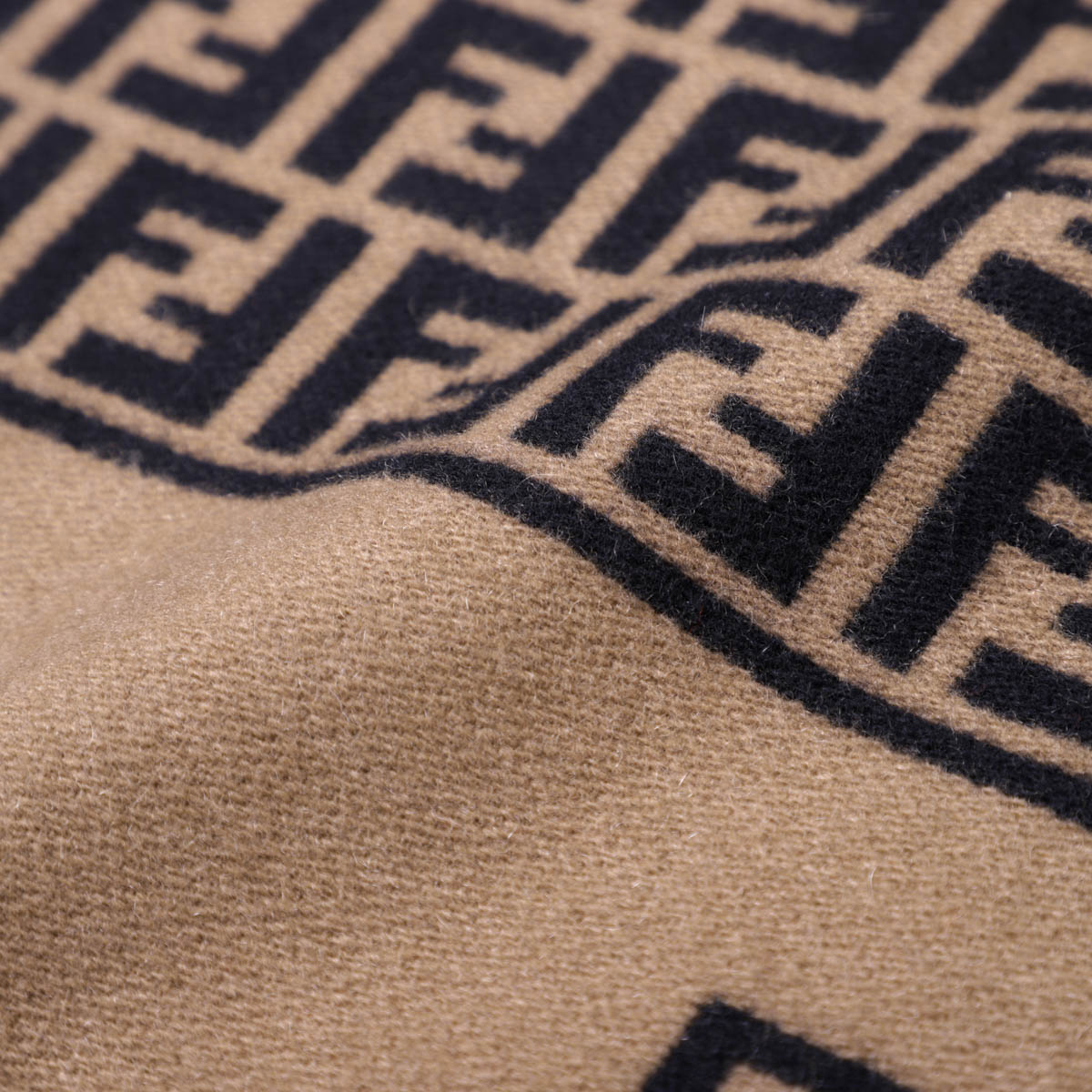 FENDI フェンディ ケープ/ポンチョ レディース