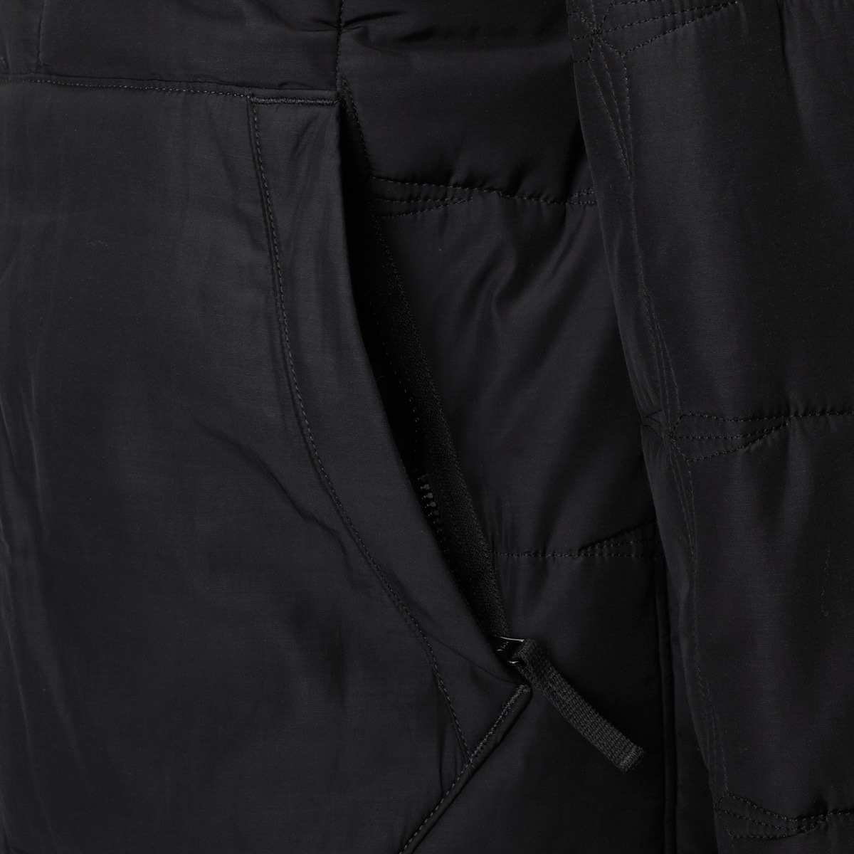 アウトレット】STONE ISLAND ストーンアイランド 中綿入り ジップ 
