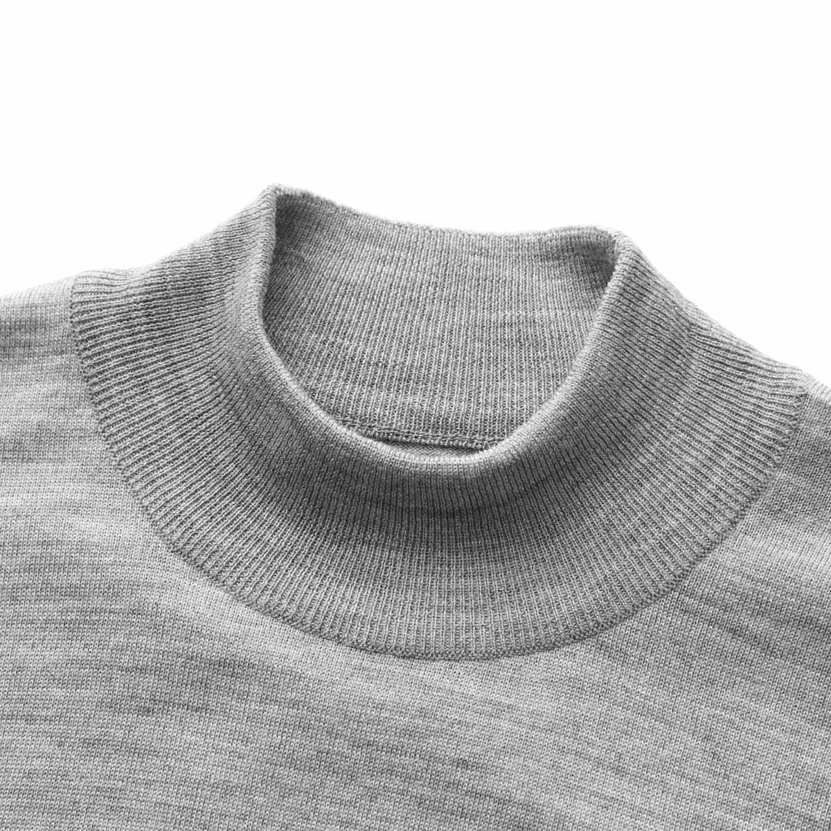JOHN SMEDLEY】「HARCOURT」30Gメリノウールモックネックニット