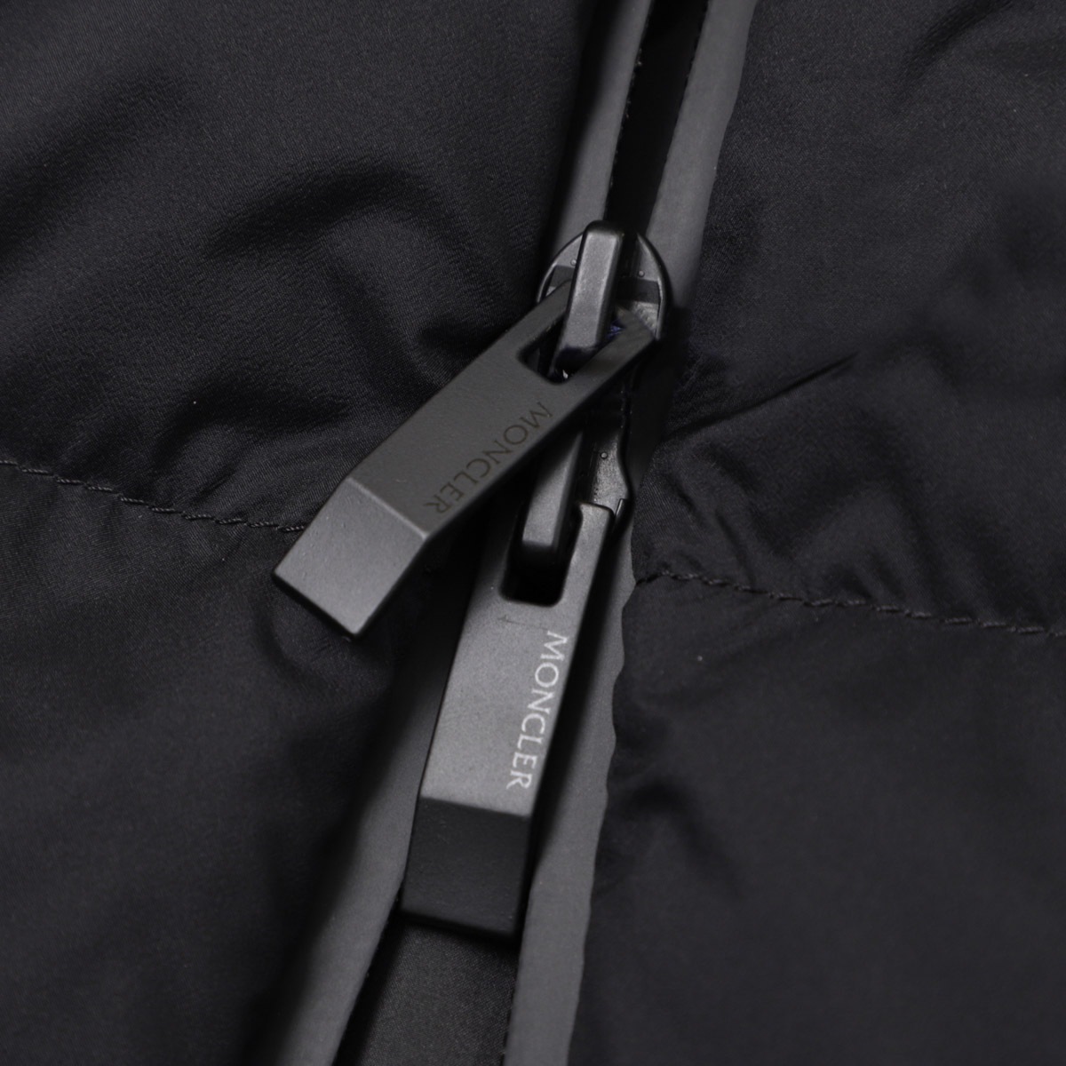 アウトレット】【ラスト1点】MONCLER モンクレール ダウンジャケット