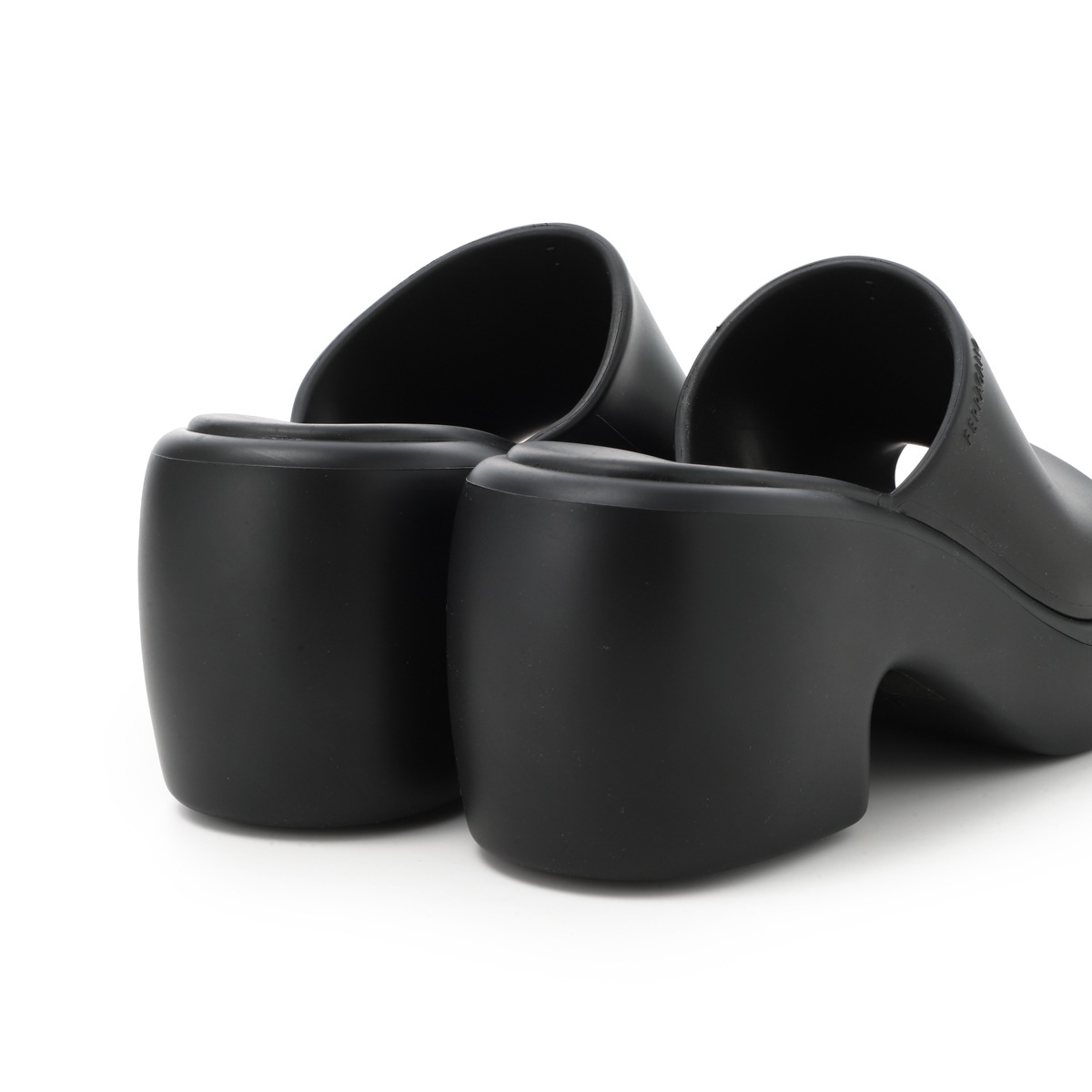 FERRAGAMO フェラガモ サンダル/DEVA レディース