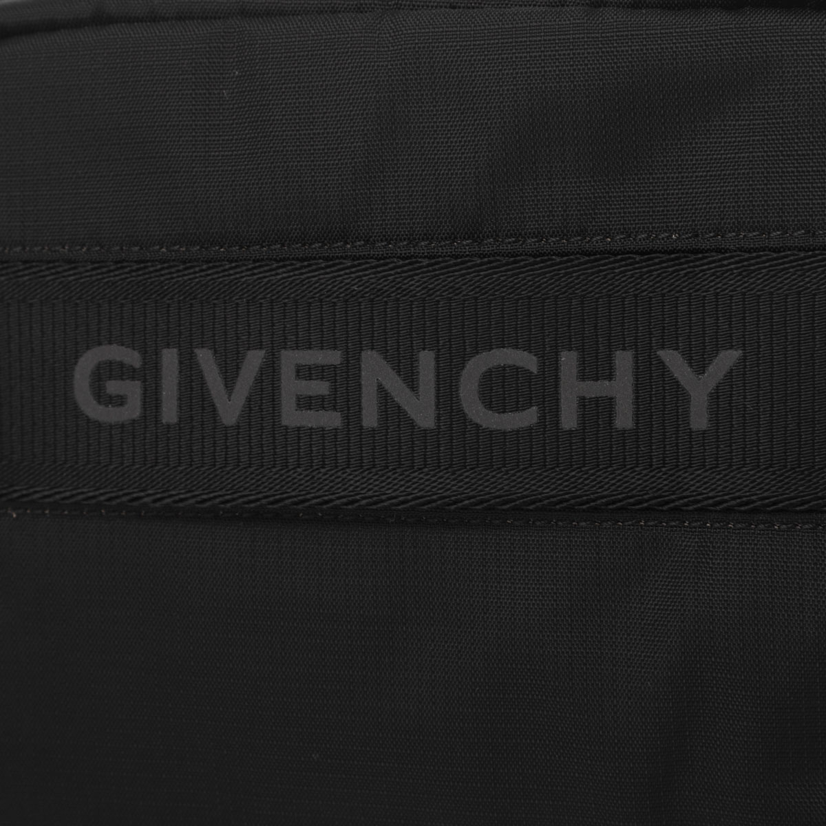 GIVENCHY ジバンシー クラッチバッグ/トラベルポーチ メンズ