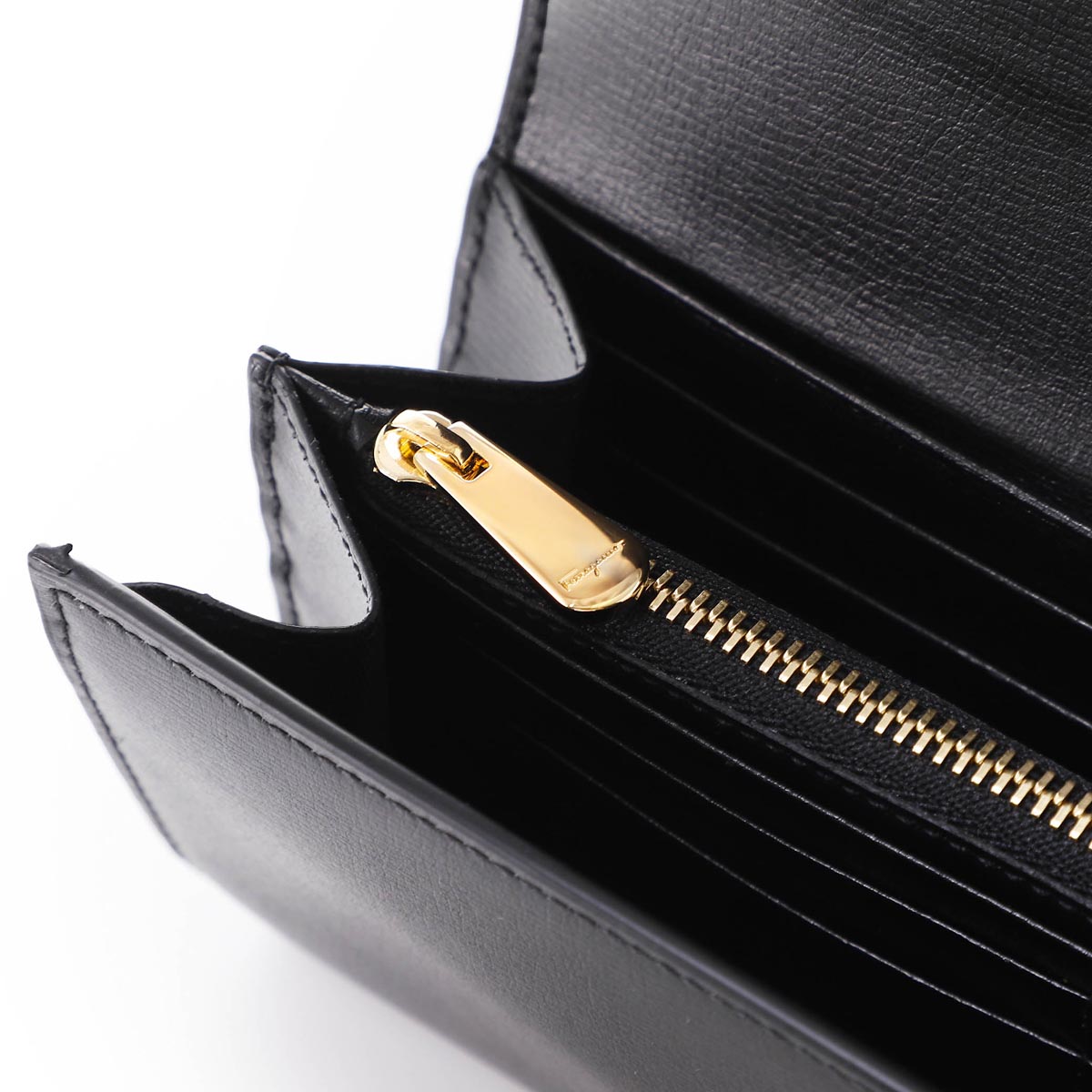 FERRAGAMO (Salvatore Ferragamo) フェラガモ 長財布 小銭入れ付き レディース