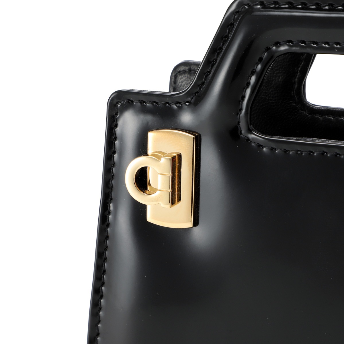 [あす着] フェラガモ FERRAGAMO ショルダーバッグ ミニバッグ レディース WANDA ワンダ FERRAGAMO フェラガモ ショルダーバッグ/ミニバッグ/WANDA ワンダ