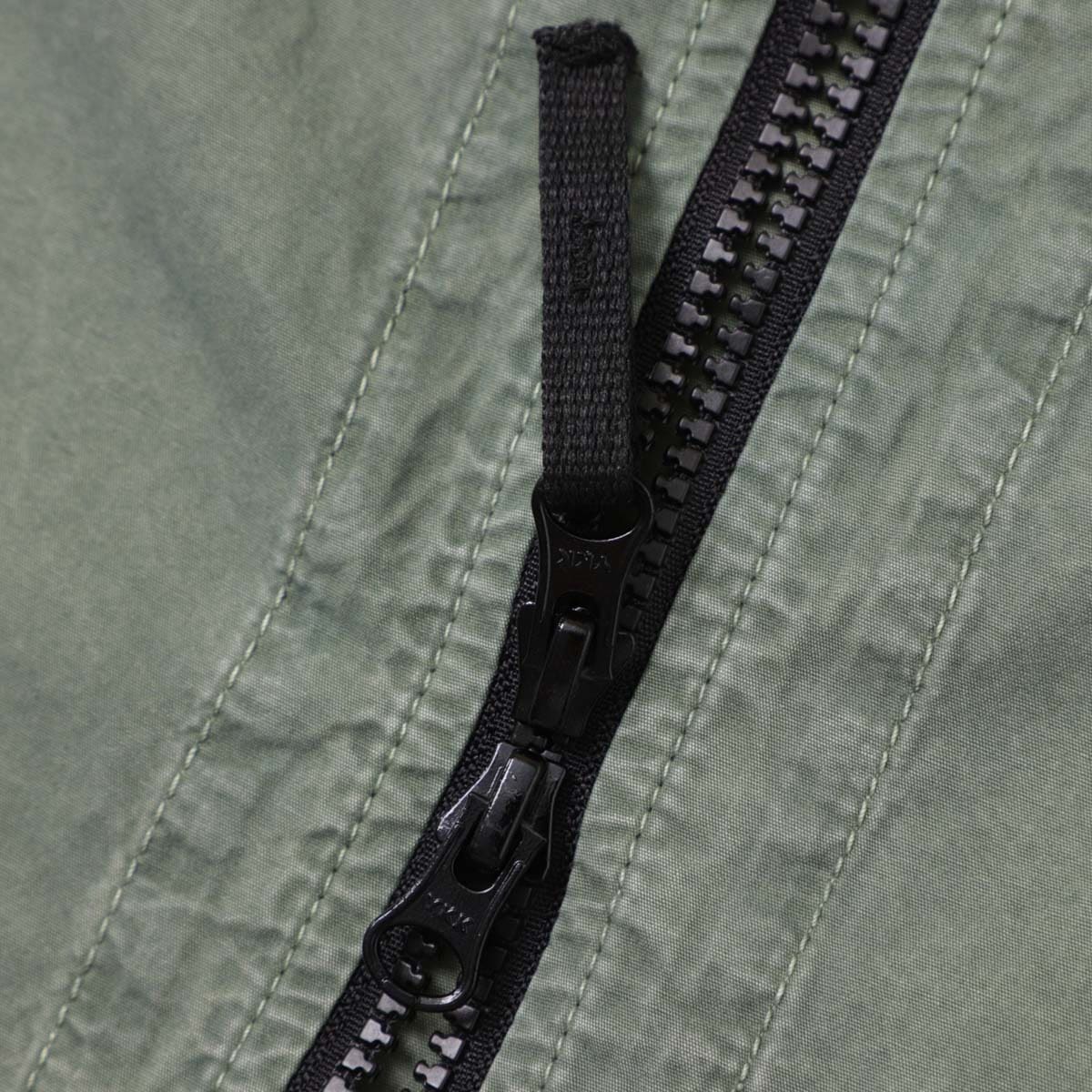 アウトレット】【ラスト1点】STONE ISLAND ストーンアイランド ジップ