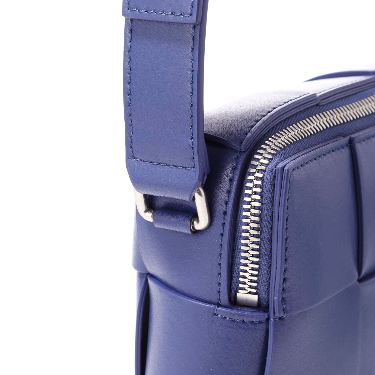 BOTTEGA VENETA ボッテガヴェネタ クロスボディバッグ/カメラバッグ