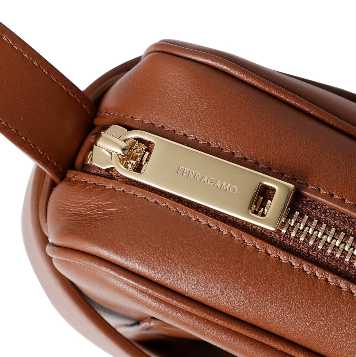 FERRAGAMO フェラガモ ショルダーバッグ/カメラバッグ