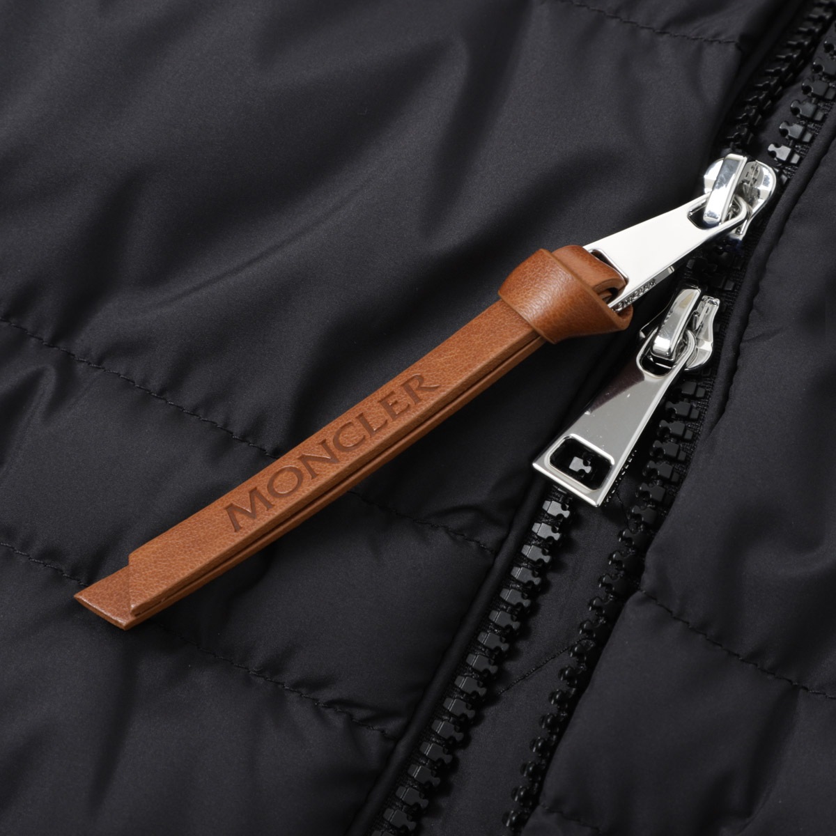 アウトレット】【ラスト1点】MONCLER モンクレール ダウン アウトレット】【ラスト1点】MONCLER モンクレール ダウン