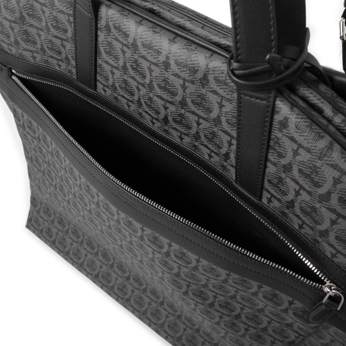 FERRAGAMO】ガーメントバッグ