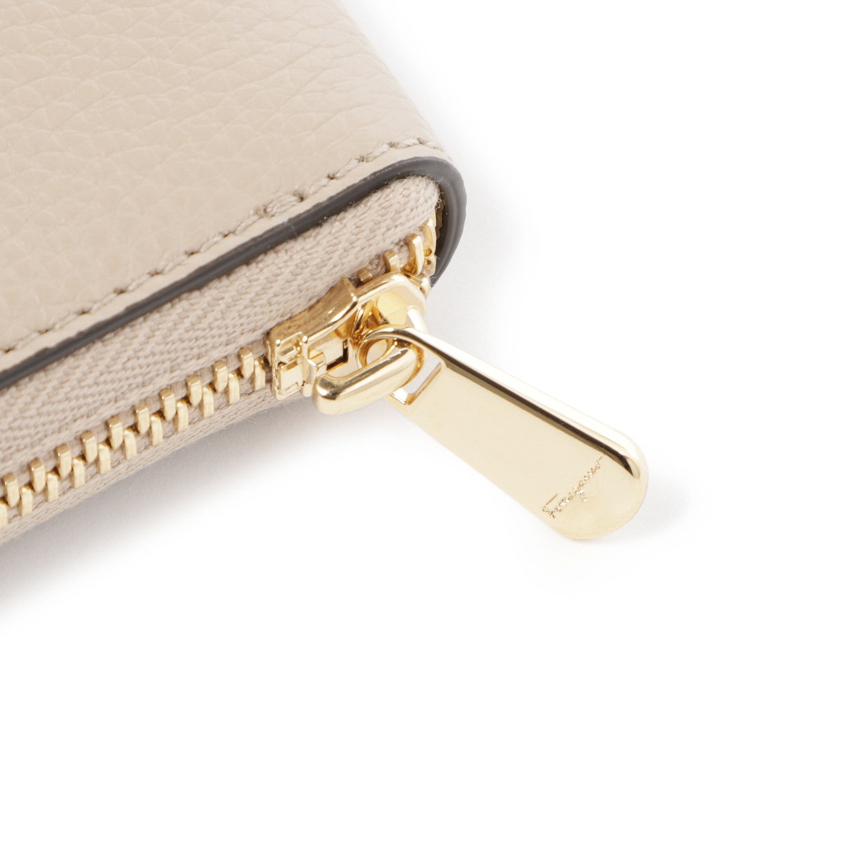 FERRAGAMO フェラガモ ラウンドファスナー長財布/ロングウォレット レディース