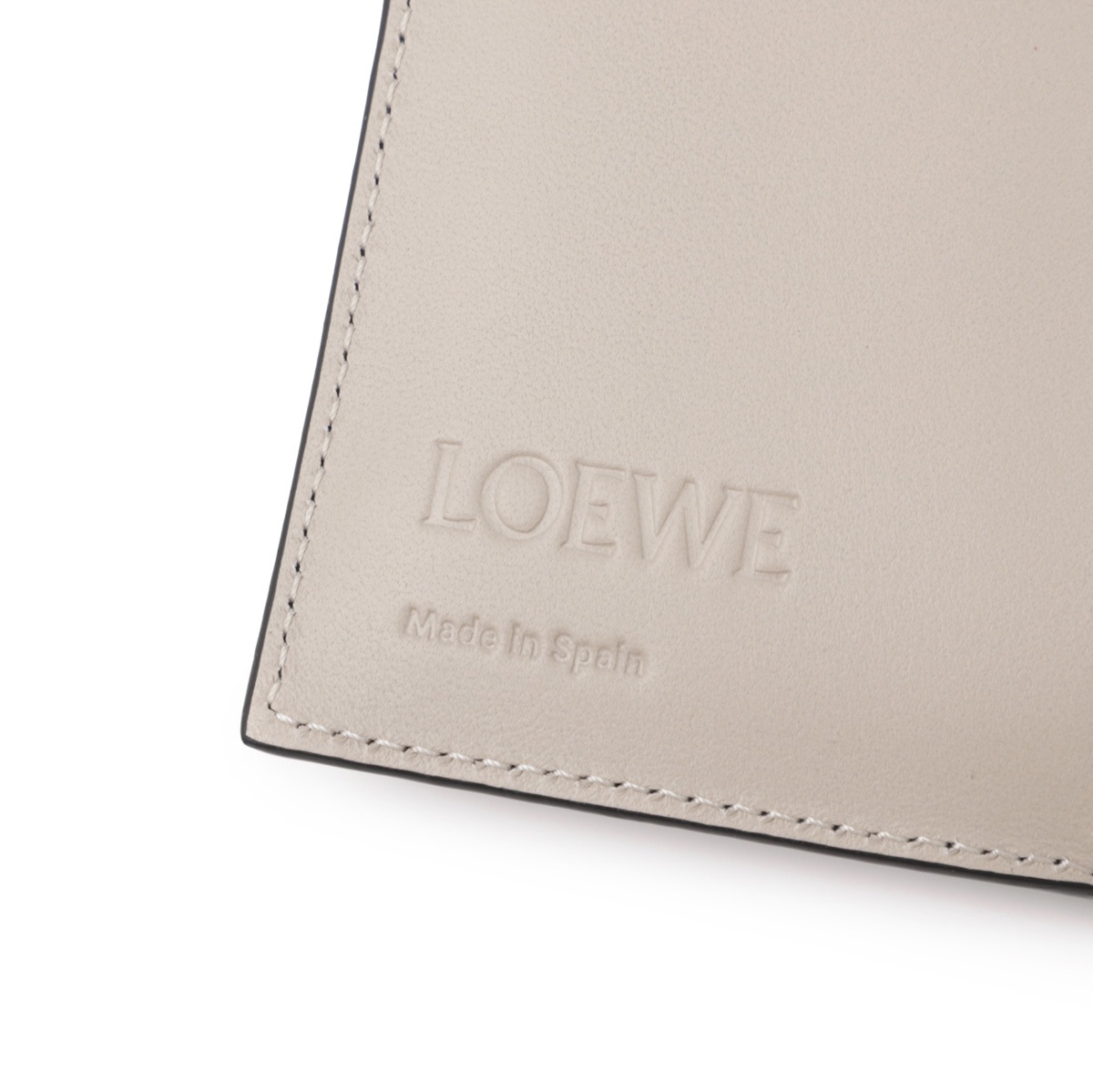☆送料関税込☆LOEWE ロゴ 小銭入れ 三つ折り財布☆大人気☆ LOEWE ロエベ 3つ折り財布 小銭入れ付き/SGC TRIFOLD WALLET