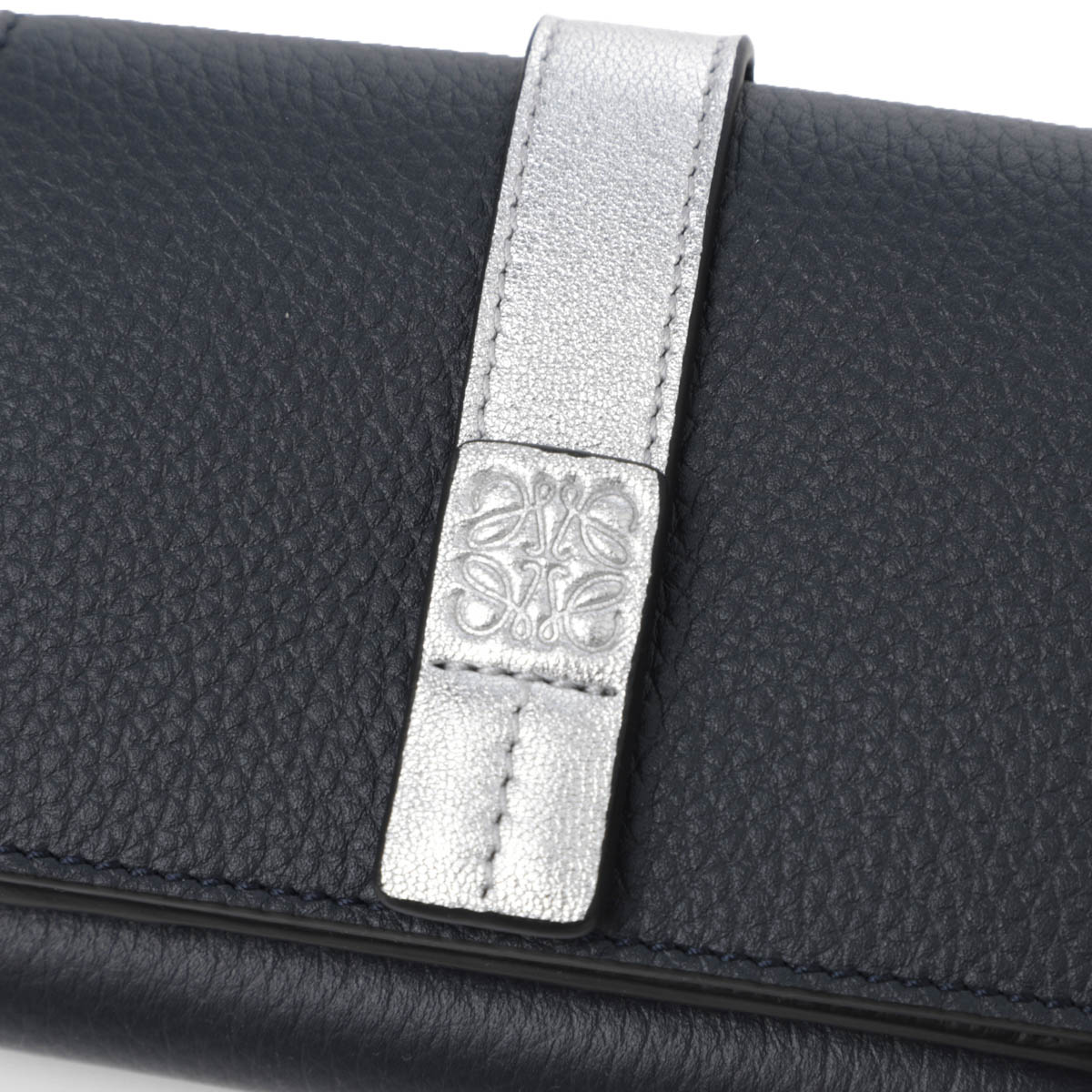 ☆送料関税込☆LOEWE ロゴ 小銭入れ 三つ折り財布☆大人気☆ LOEWE ロエベ 3つ折り財布 小銭入れ付き/SGC TRIFOLD WALLET