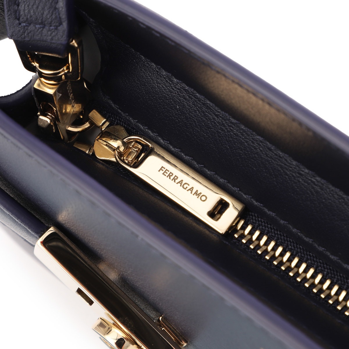 FERRAGAMO フェラガモ ショルダーバッグ/クロスボディバッグ/HUG MINI CROSSBODY BAG ハグ レディース