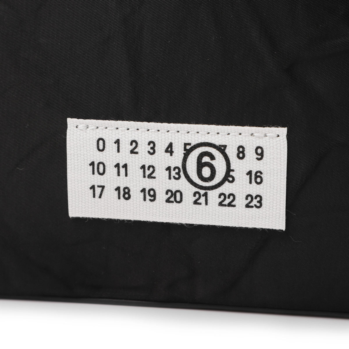 MM6 Maison Margiela エムエム 6 メゾンマルジェラ ショルダーバッグ/クロスボディバッグ/NUMERIC BAG POCHETTE レディース