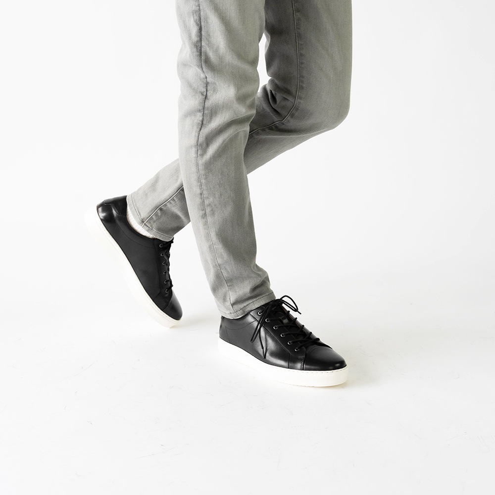 OZZY BLACK レースアップスニーカー