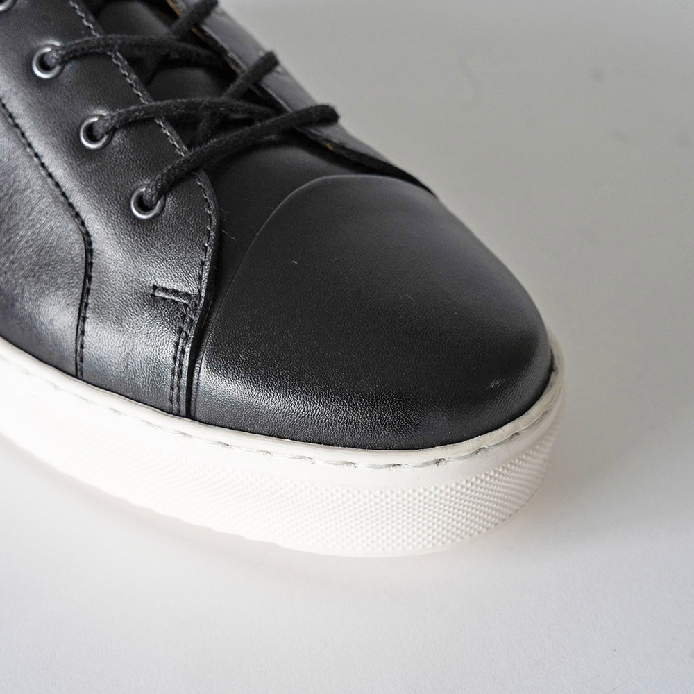 OZZY BLACK レースアップスニーカー