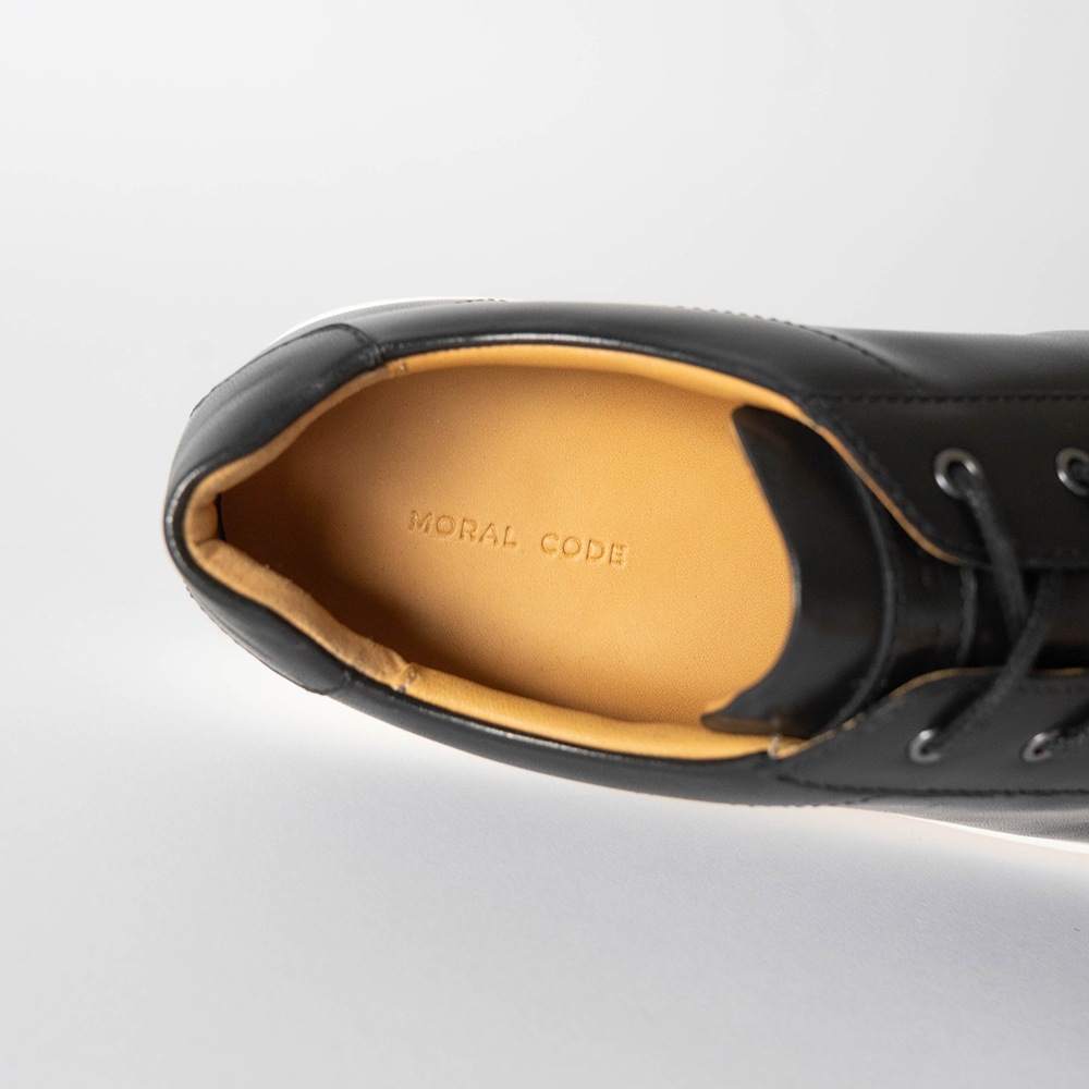 OZZY BLACK レースアップスニーカー