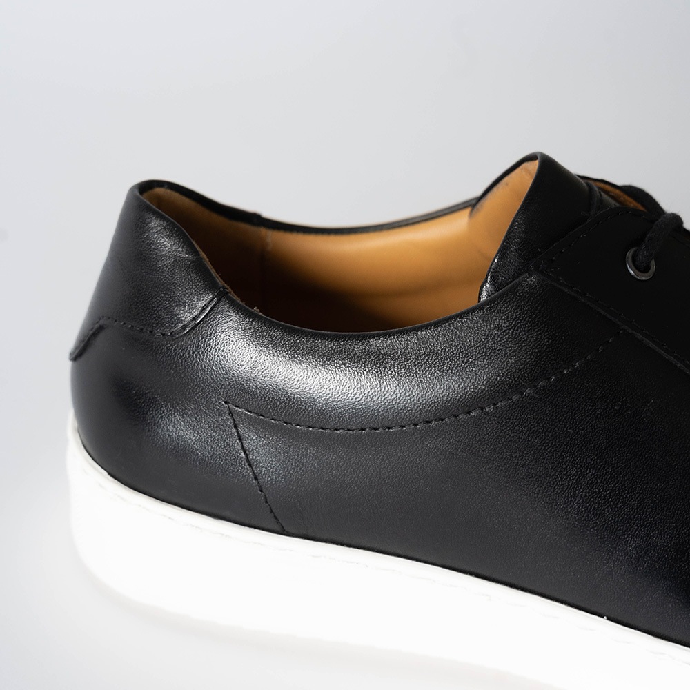 OZZY BLACK レースアップスニーカー