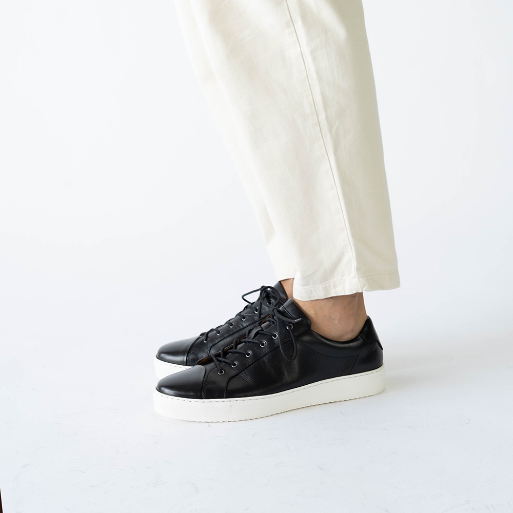 OZZY BLACK レースアップスニーカー