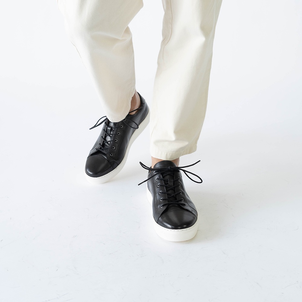 OZZY BLACK レースアップスニーカー