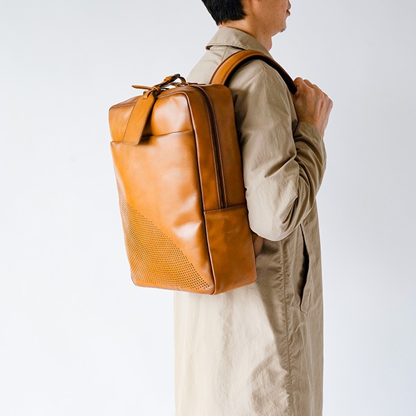 NASH TAN 大容量バックパック