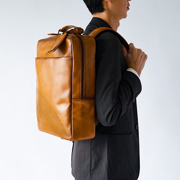 NASH TAN 大容量バックパック