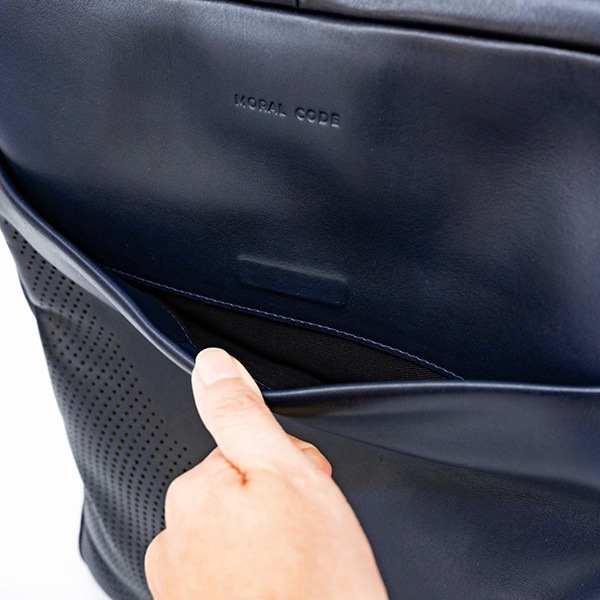 NASH NAVY 大容量バックパック