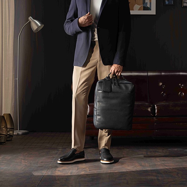 NASH NAVY 大容量バックパック