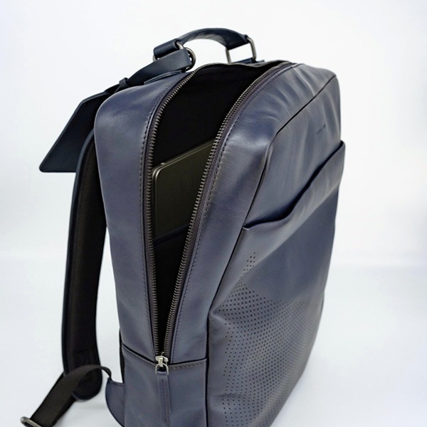 NASH NAVY 大容量バックパック