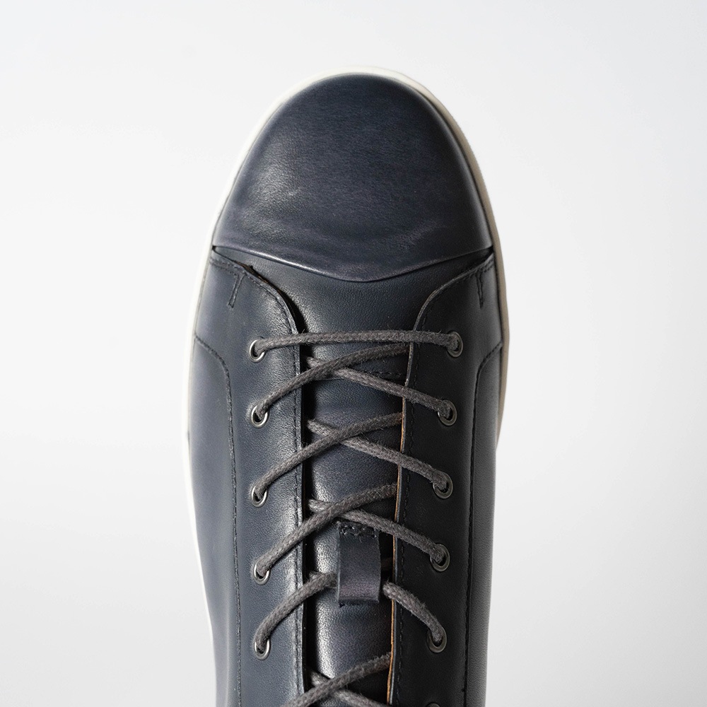 OZZY GRAY レースアップスニーカー