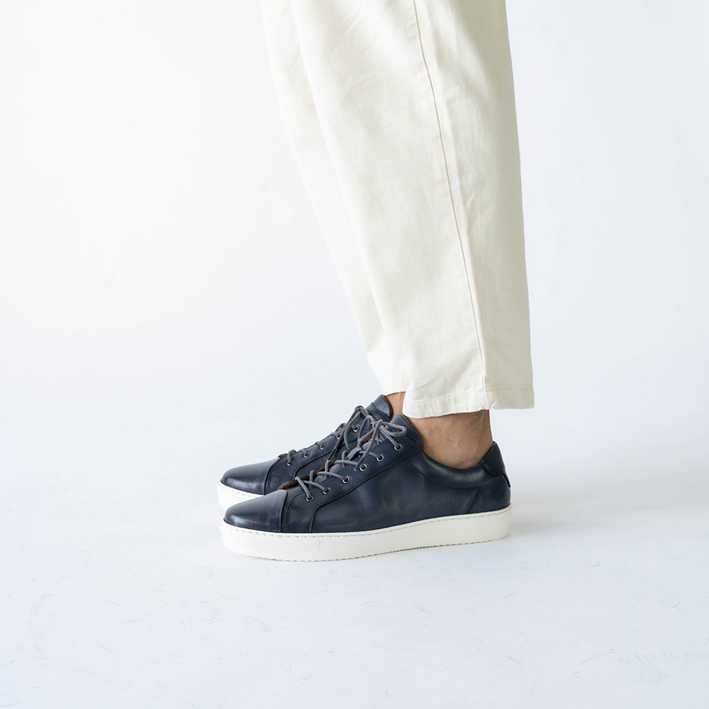 OZZY GRAY レースアップスニーカー