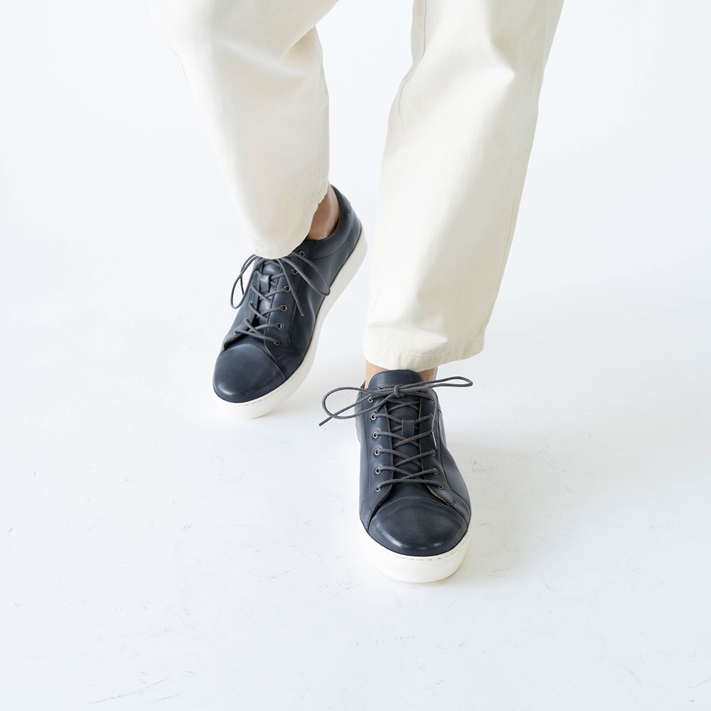 OZZY GRAY レースアップスニーカー